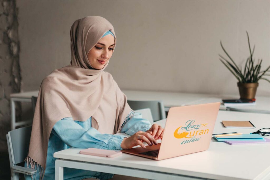 Female Online Quran Teacher in US